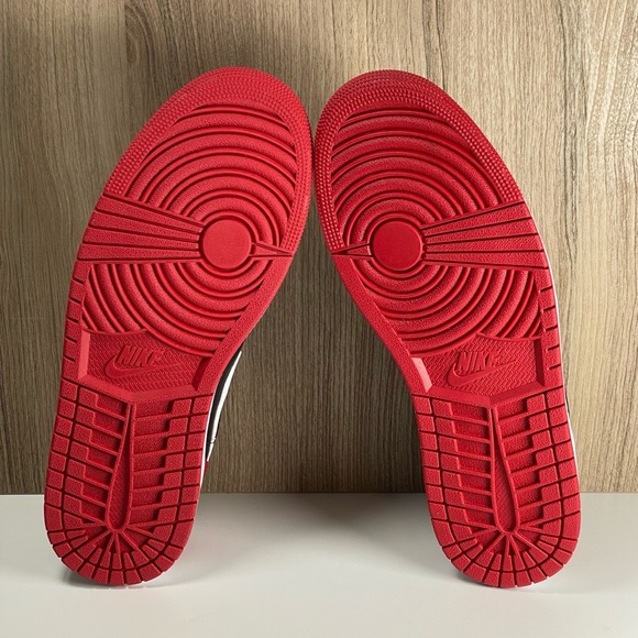 Nike Jordan 1 Low Alternate Bred Toe Chicago Black Red 553558-066 Men’s Size 10 - Picture 9 of 11